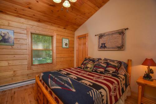 Bear Paws Two-bedroom Cabin