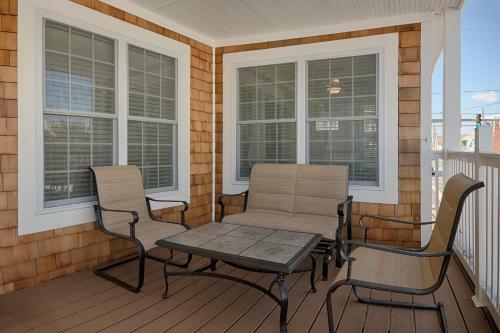 Beach Bungalow 8