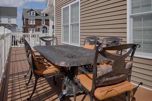 Beach Bungalow 8