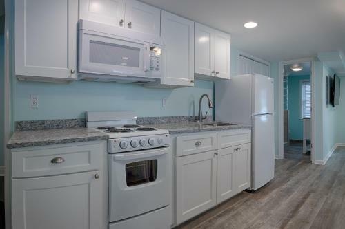 Beach Bungalow 8
