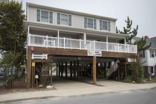 Sandy Pause A Townhouse