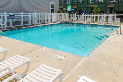 Broad Marsh Beach House II