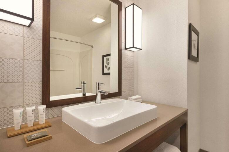 Hotel Holiday Inn Express Tampa Stadium Apt