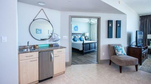 Crb0313 - Trendy Center Three-bedroom Apartment