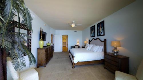 Turquoise Place C1008
