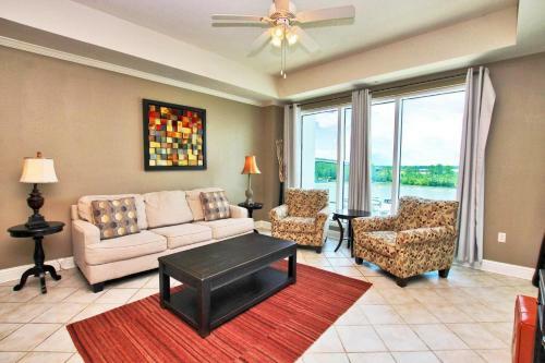Wharf 412 Apartment