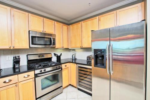 Wharf 412 Apartment