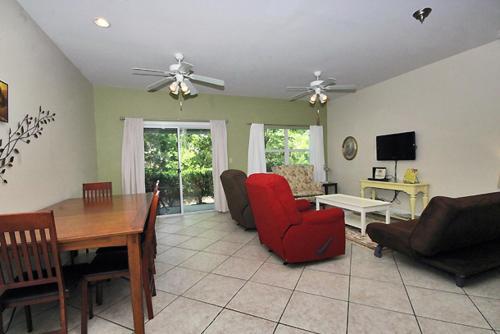 Nancy Lane 6 Apartment