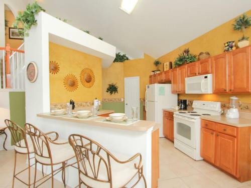 Basnett Villa 7757