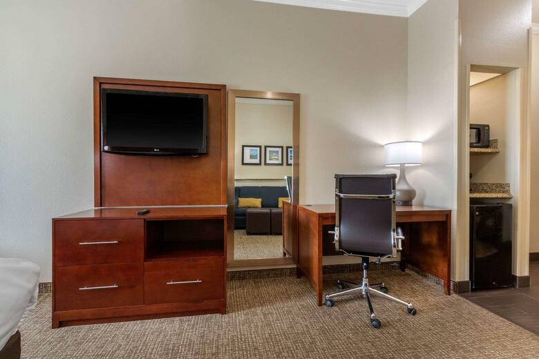 Hotel Comfort Suites Central