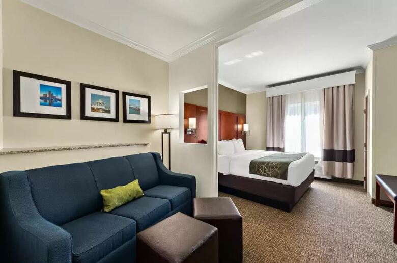 Hotel Comfort Suites Central