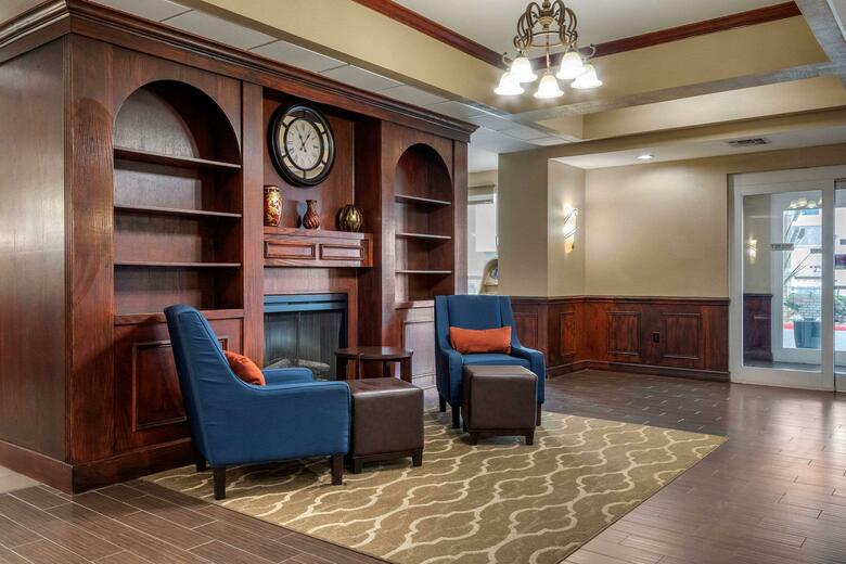 Hotel Comfort Suites Central
