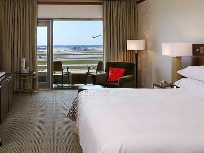 Hotel Renaissance Concourse Atlanta Airport
