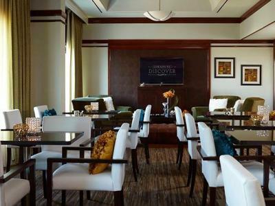 Hotel Renaissance Concourse Atlanta Airport