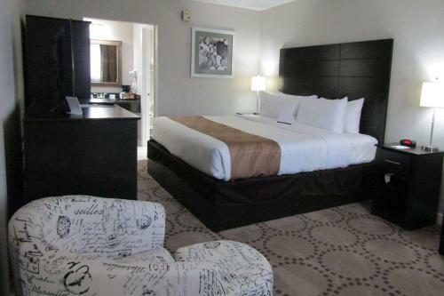 Hotel Quality Inn & Suites By The Lake