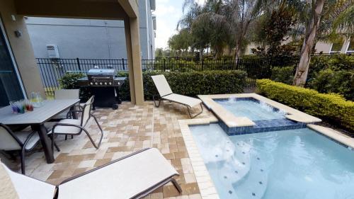 Six Bedrooms With Private Pool (1744)