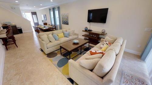 Six Bedrooms With Private Pool (1744)