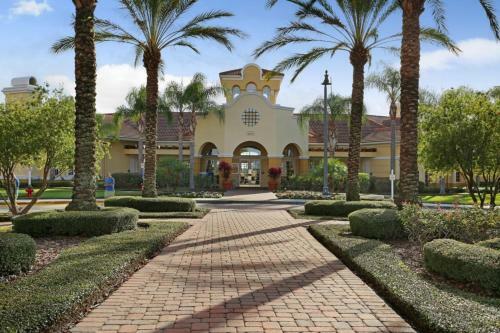 Shoreway Loop L 2004-two Bedroom Apartment
