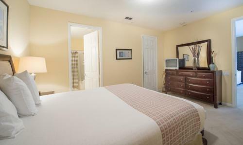 Shoreway Loop L 2004-two Bedroom Apartment