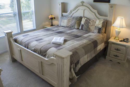 Neil's Windsor Hills Townhouse - Three Bedroom Home
