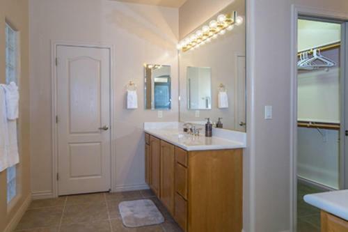 Oro Valley #12083