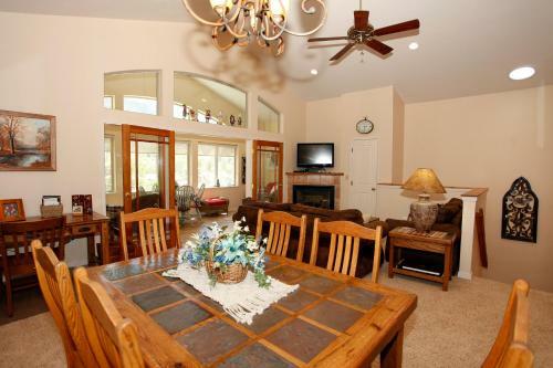 Black Bear 86 Townhouse