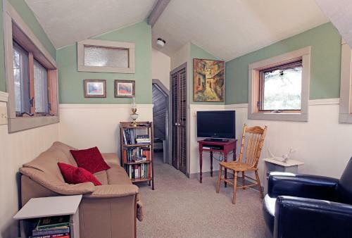 Alpenglow 10 Cabin