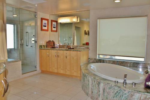 3625 O- 498856 Lev Beach House - Hollywood Beach