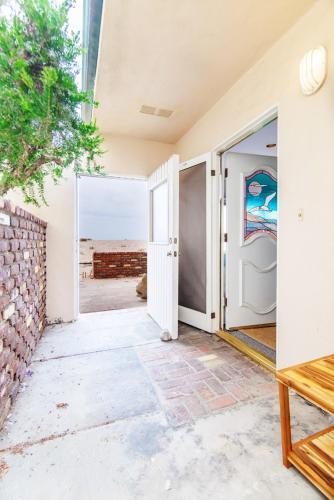 4173o - 135709 Endless Summer By The Sea