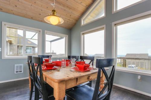 The Kiwanda Surf House