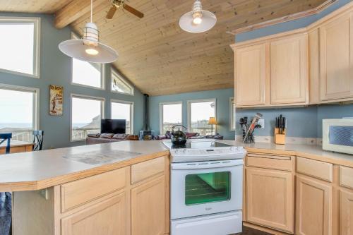 The Kiwanda Surf House