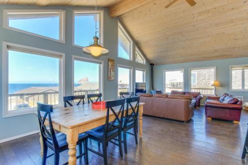 The Kiwanda Surf House