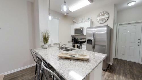 Laguna Beach-14915 Two-bedroom Holiday Home