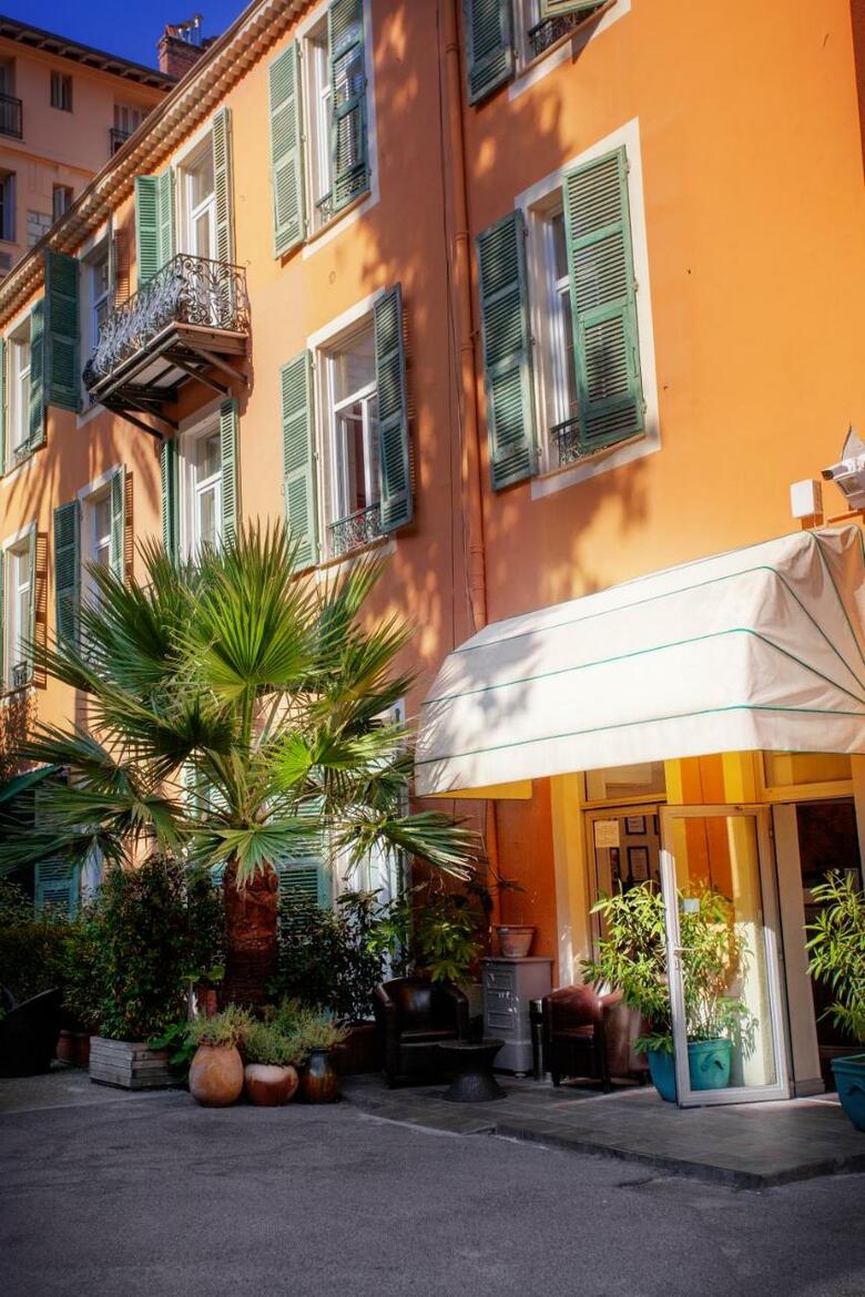 Hotel Oasis