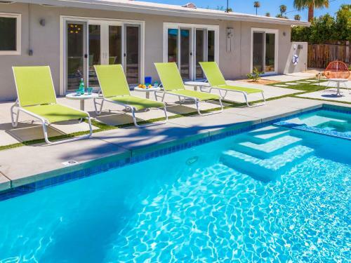Club Retro In The Sun - 3 Bedroom