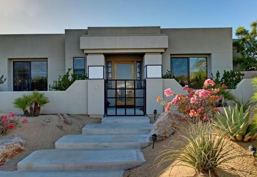 Desert Escape-pool-4br/2.5ba