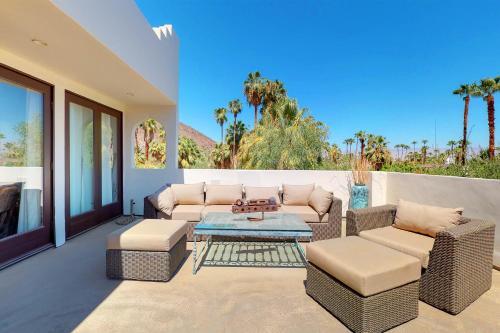 Hidden Palms