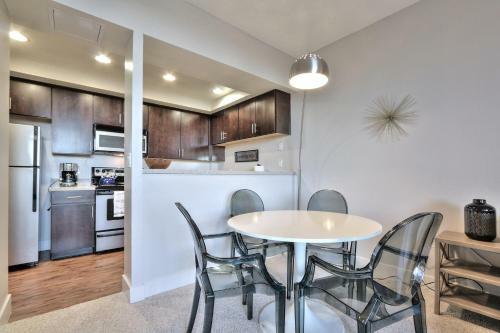 Urban Flat Apartments @ Palo Alto Central