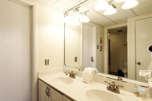 Windward 301 Edgewater