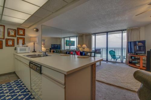 605 Edgewater Tower 2