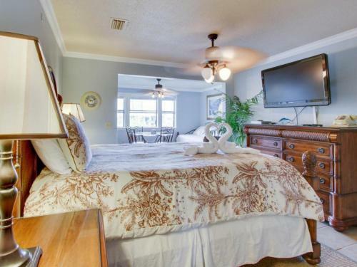 The Inn At St. Thomas Square #1208a
