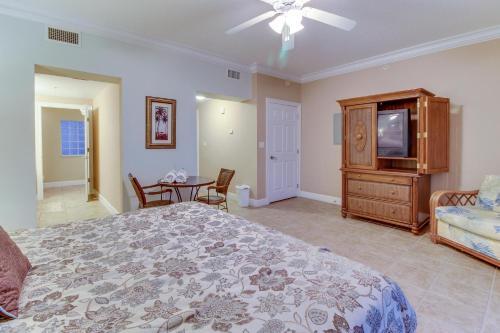 Boardwalk 2212 Studio