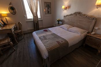 Hotel Bristol