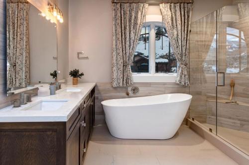 Abode At Fairway Springs