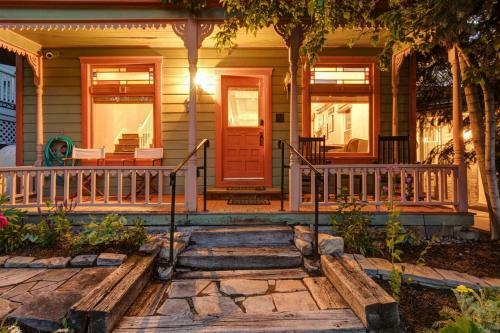 Abode At Heirloom House