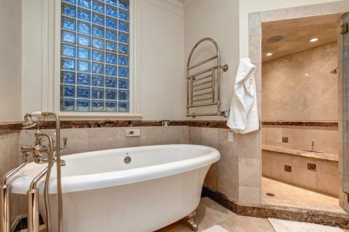Abode At Heirloom House