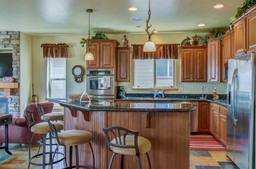 Spacious Bobsled House