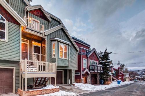 The Daly - Four Bedroom Townhouse - Old Town