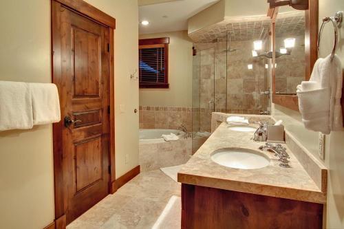 Silver Star #401 - 4 Bed Th