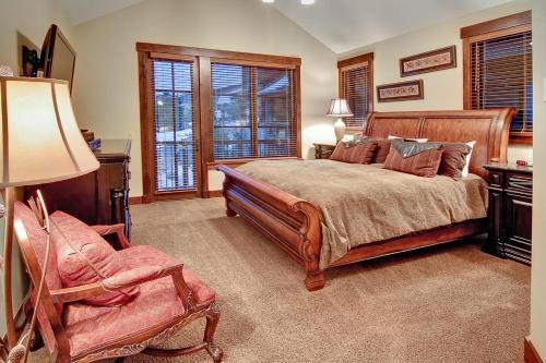 Silver Star #401 - 4 Bed Th